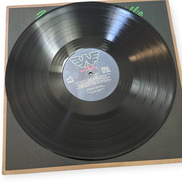 Waylon And Willie WWII Lp Vinyl Record , 1982 US Edition, RCA, NM Vinyl - Picture 3 of 4
